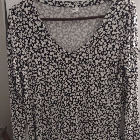 Old Navy Black and White Fitted Long Sleeve Top Size M. - Picture 2 of 8
